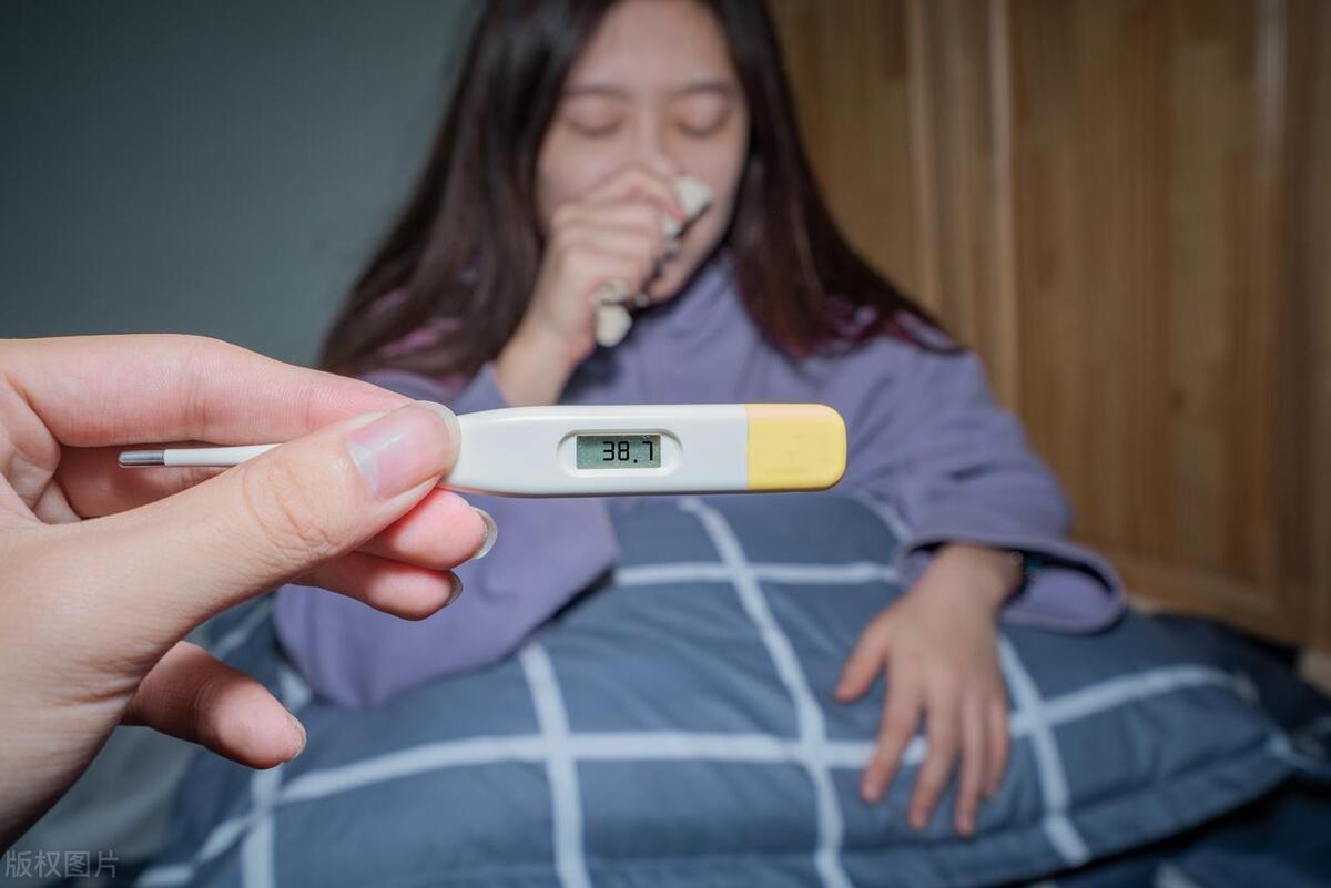 三个月宝宝感冒能吃药吗,三个月宝宝感冒能吃药吗？解读婴幼儿感冒用药的注意事项